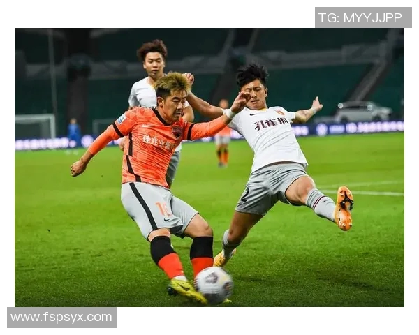 深圳足球队逆袭之路揭秘：从低谷到巅峰的奋斗与荣耀